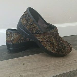 New Dansko clogs